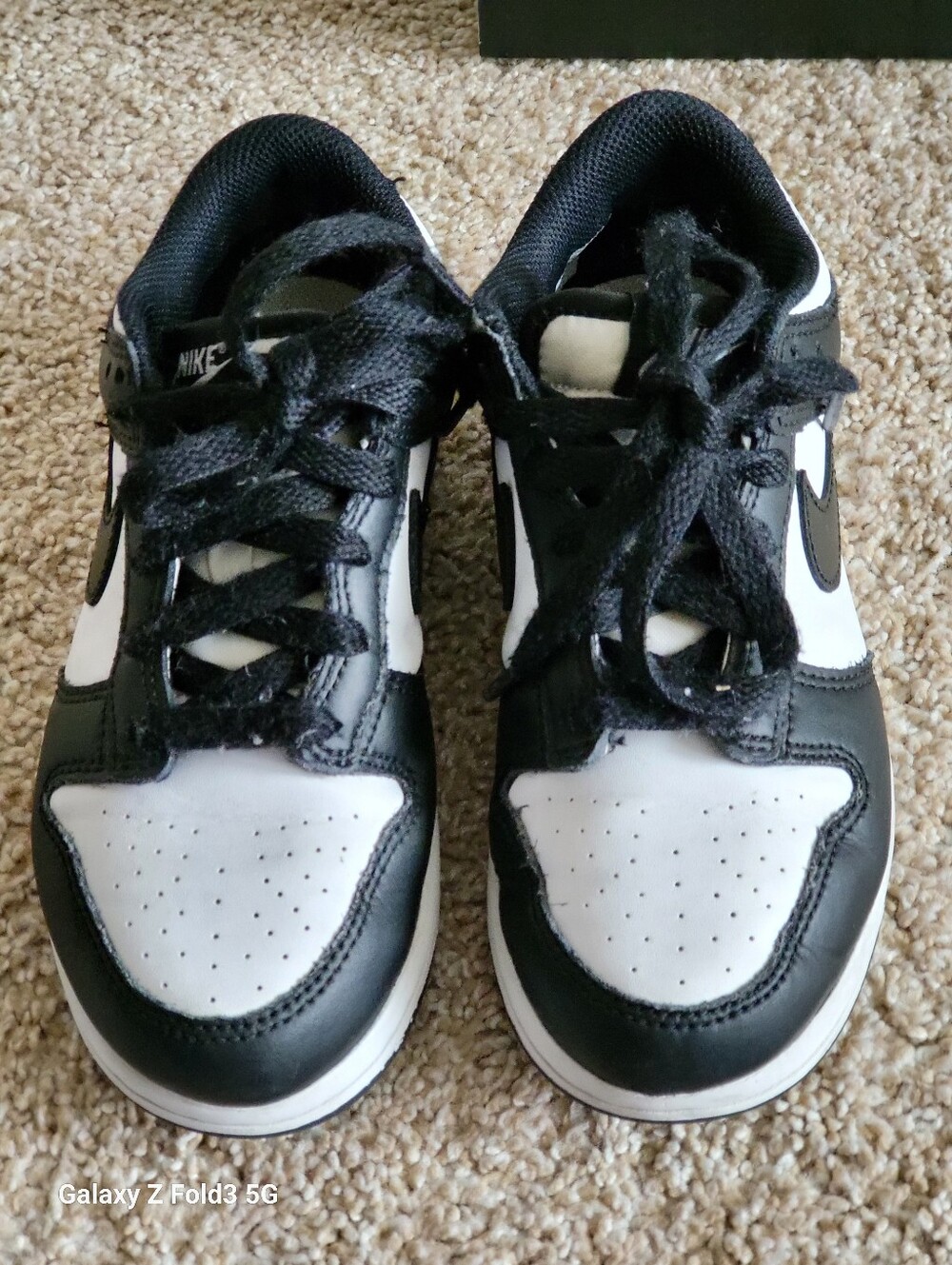 ♥️EUC♥️ Nike Girls Black and White Low Dunks Sneakers - Picture 7 of 8